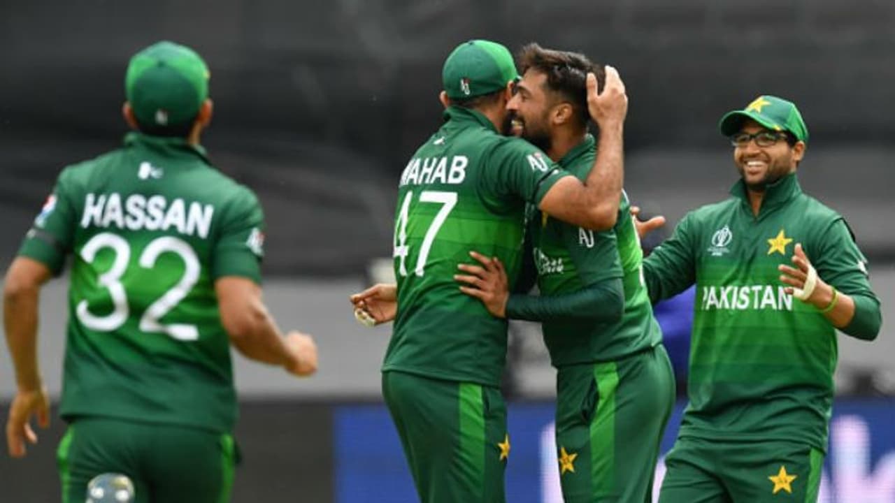 এবার এক ইনিংসেই 'দুই পাকিস্তান' এর ভেলকি! ওয়ার্নারের শতরান, তবু নায়ক আমির এবার এক ইনিংসেই 'দুই পাকিস্তান' এর ভেলকি! ওয়ার্নারের শতরান, তবু নায়ক আমির