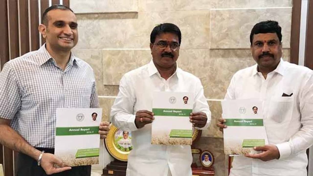 ప్రజా పంపిణీలో టెక్నాలజీ వినియోగం, అక్రమాలకు విరుగుడు: మంత్రి నిరంజన్ రెడ్డి ప్రజా పంపిణీలో టెక్నాలజీ వినియోగం, అక్రమాలకు విరుగుడు: మంత్రి నిరంజన్ రెడ్డి