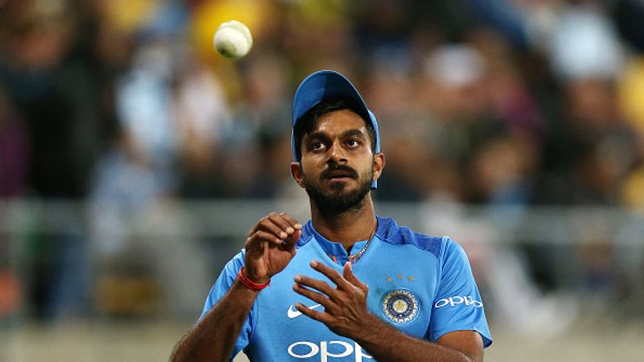 അവസരം വേണം, കാലിസിനേയൊ വാട്സണയോ പോലെ ആവാന് എനിക്കും കഴിയും: വിജയ് ശങ്കര് അവസരം വേണം, കാലിസിനേയൊ വാട്സണയോ പോലെ ആവാന് എനിക്കും കഴിയും: വിജയ് ശങ്കര്