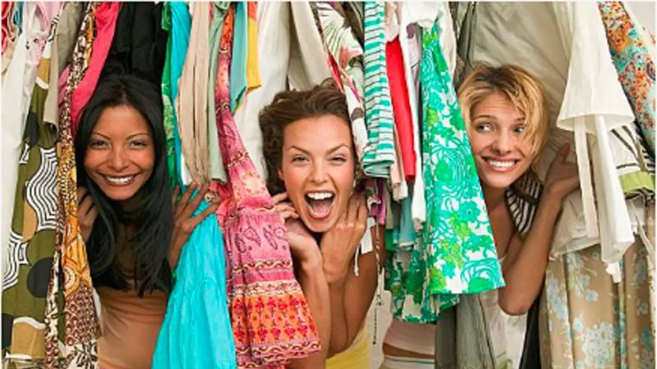 ভাগ্য ফেরাবে পোশাকের রঙ, জানুন কোন দিনে কোন রঙে খুলবে সৌভাগ্য ভাগ্য ফেরাবে পোশাকের রঙ, জানুন কোন দিনে কোন রঙে খুলবে সৌভাগ্য