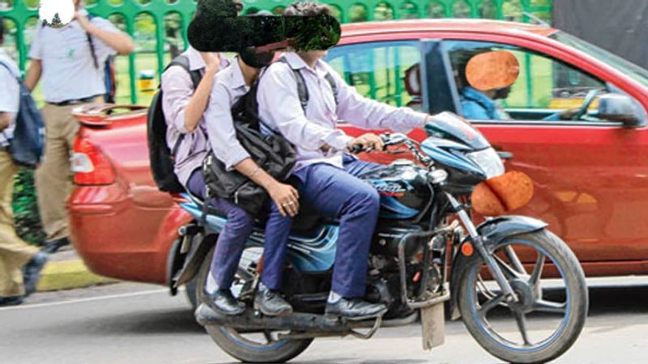 പ്രായപൂർത്തിയാകാത്തവർ വാഹനം ഓടിച്ചാൽ പിഴ 25000, രക്ഷിതാക്കളും കുടുങ്ങും, ജൂൺ ഒന്നുമുതൽ പുതിയ നിയമം പ്രായപൂർത്തിയാകാത്തവർ വാഹനം ഓടിച്ചാൽ പിഴ 25000, രക്ഷിതാക്കളും കുടുങ്ങും, ജൂൺ ഒന്നുമുതൽ പുതിയ നിയമം