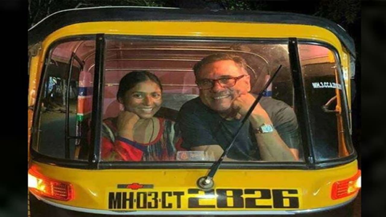 ఆమె కమిట్మెంట్ కు నటుడు ఫిదా.. రాత్రి సమయంలో ఆటోలో! ఆమె కమిట్మెంట్ కు నటుడు ఫిదా.. రాత్రి సమయంలో ఆటోలో!