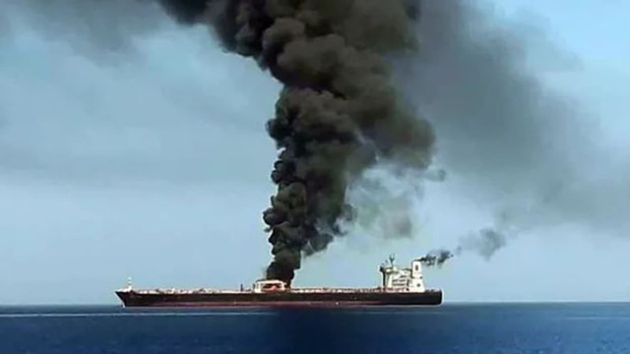 എണ്ണക്കപ്പലുകള്ക്ക് നേരെ ആക്രമണം: ക്രൂഡ് വില വീണ്ടും കുതിച്ചുയര്ന്നു എണ്ണക്കപ്പലുകള്ക്ക് നേരെ ആക്രമണം: ക്രൂഡ് വില വീണ്ടും കുതിച്ചുയര്ന്നു