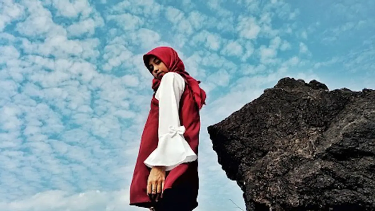 Muslim student in Kerala refuses to remove headscarf; issued transfer certificate