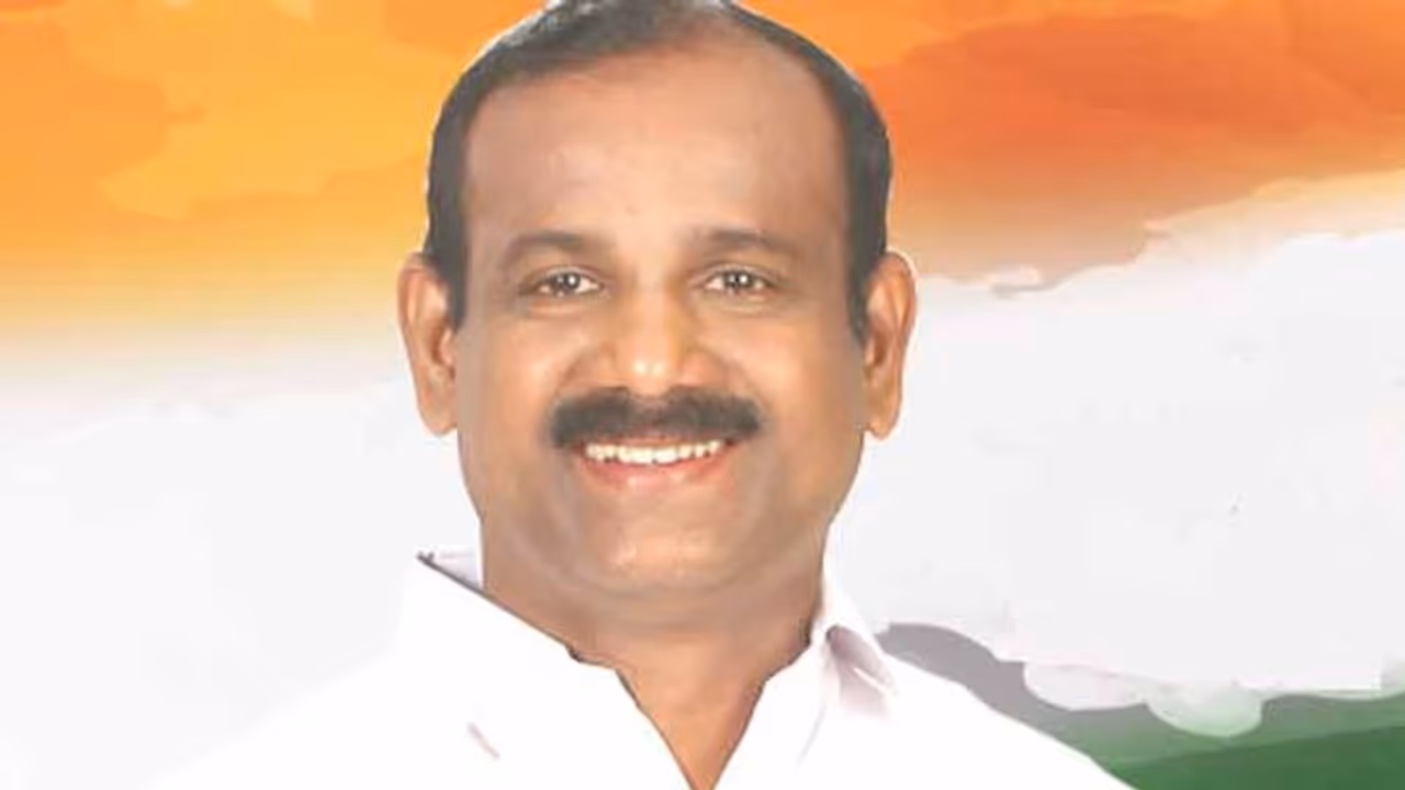 'ഭയന്നോടില്ല'; മണ്ഡലം മാറുമെന്ന അഭ്യൂഹങ്ങള് തള്ളി കുന്നത്തുനാട് എംഎല്എ വിപി സജീന്ദ്രന് 'ഭയന്നോടില്ല'; മണ്ഡലം മാറുമെന്ന അഭ്യൂഹങ്ങള് തള്ളി കുന്നത്തുനാട് എംഎല്എ വിപി സജീന്ദ്രന്