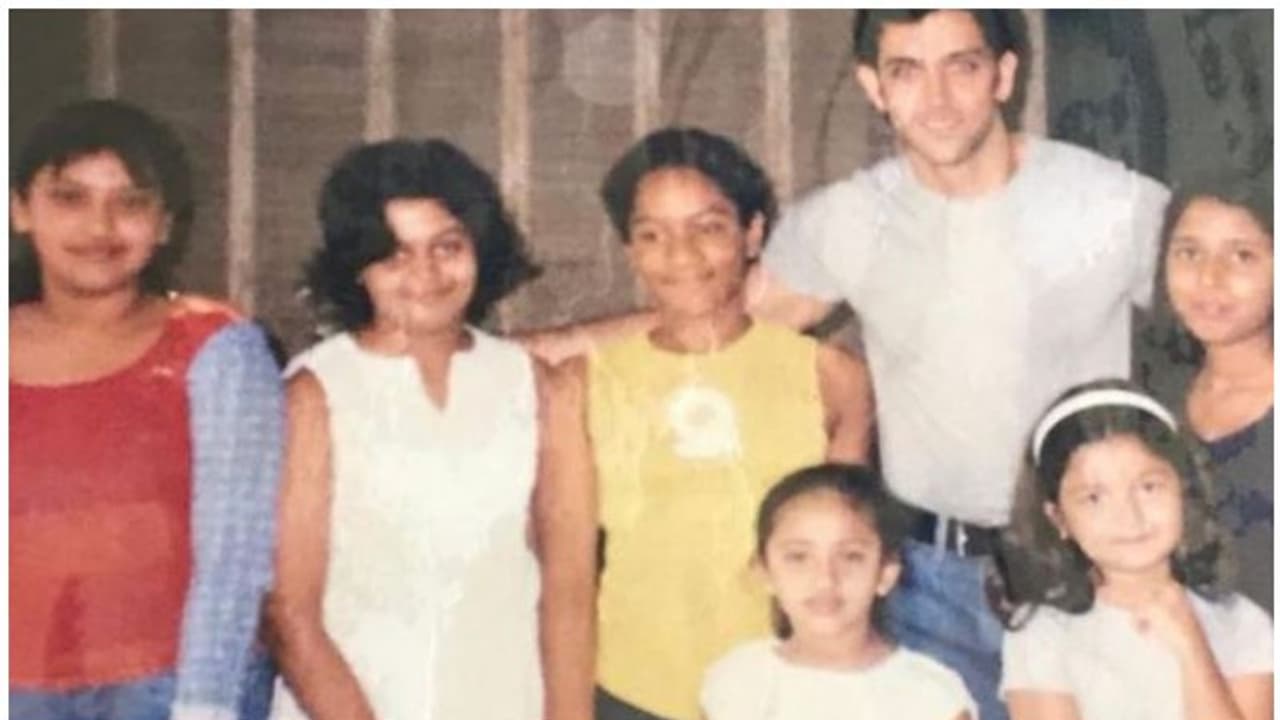 ആലിയ ഭട്ടും ഹൃത്വിക് റോഷനും; പഴയ ഫോട്ടോ വൈറലാകുന്നു!