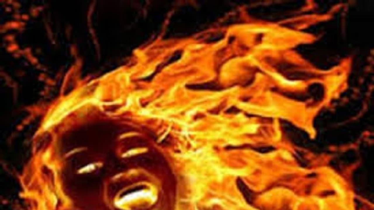 தங்கையைக் காதலித்ததால் ஆத்திரம் !! நண்பனைக் கொலை செய்து எரித்த அண்ணன்…. வேதனையில் தங்கை தற்கொலை !! தங்கையைக் காதலித்ததால் ஆத்திரம் !! நண்பனைக் கொலை செய்து எரித்த அண்ணன்…. வேதனையில் தங்கை தற்கொலை !!