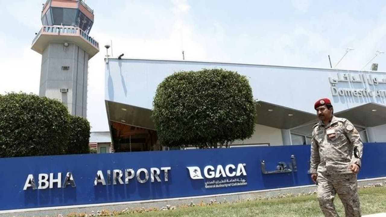 സൗദി വിമാനത്താവളത്തിന് നേരെ വീണ്ടും ആക്രമണശ്രമം; അഞ്ച് ആളില്ലാ വിമാനങ്ങള് സൗദിസേന തകര്ത്തു സൗദി വിമാനത്താവളത്തിന് നേരെ വീണ്ടും ആക്രമണശ്രമം; അഞ്ച് ആളില്ലാ വിമാനങ്ങള് സൗദിസേന തകര്ത്തു