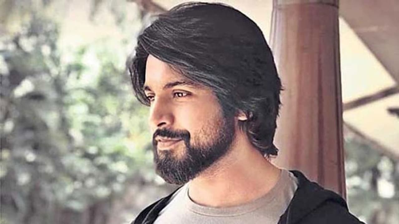 మెగా హీరో సినిమా.. చేతులెత్తేసిన నిర్మాత! మెగా హీరో సినిమా.. చేతులెత్తేసిన నిర్మాత!