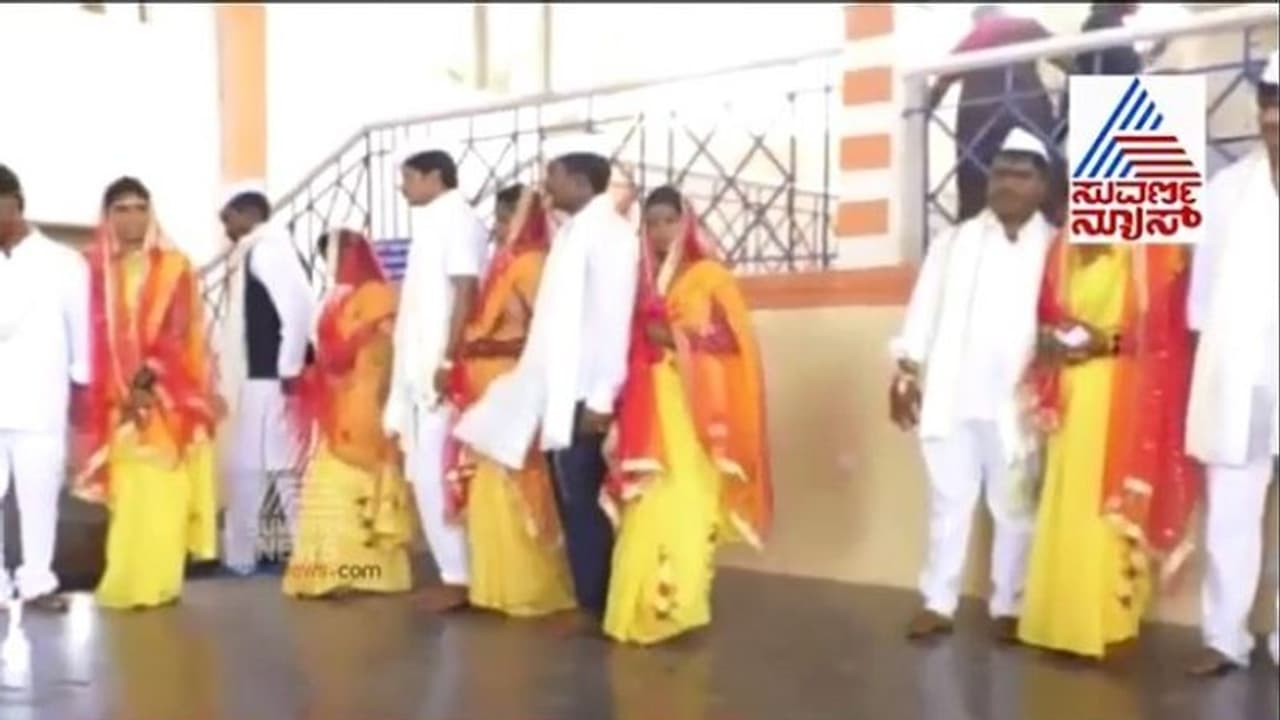 ಸಮಾಜ ಬದಲಾಗಿದೆ: ಹಸೆಮಣೆ ಏರಿದ ಮಾಜಿ ದೇವದಾಸಿಯರ ಮಕ್ಕಳು! ಸಮಾಜ ಬದಲಾಗಿದೆ: ಹಸೆಮಣೆ ಏರಿದ ಮಾಜಿ ದೇವದಾಸಿಯರ ಮಕ್ಕಳು!