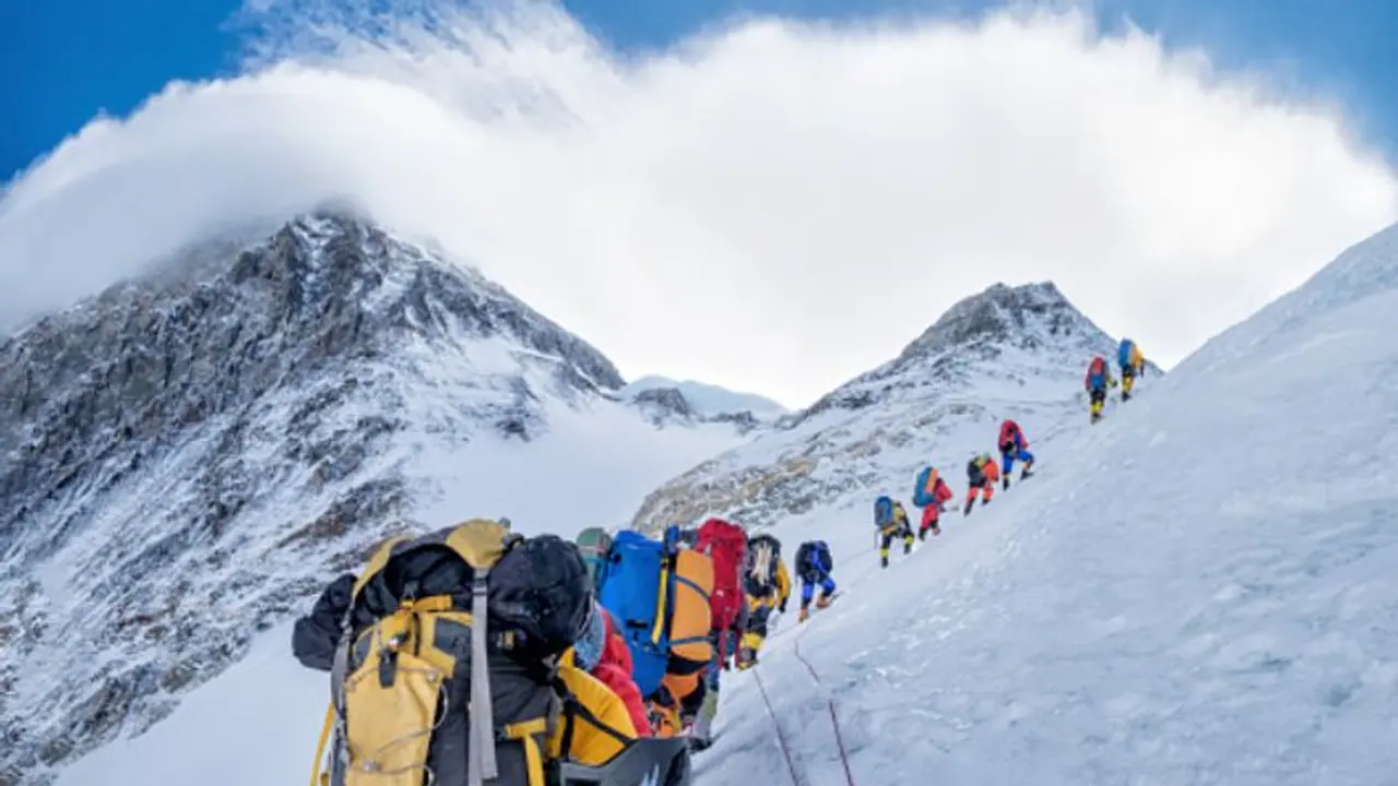 বিশ্বের সর্বোচ্চ আবহাওয়া স্টেশন বসানো হল এভারেস্টের চুড়ায় বিশ্বের সর্বোচ্চ আবহাওয়া স্টেশন বসানো হল এভারেস্টের চুড়ায়