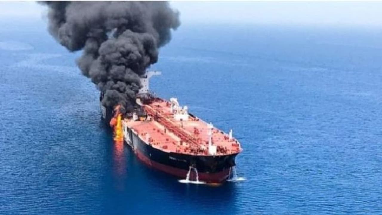 ಶುರುವಾಯ್ತಾ ತೈಲ ಯುದ್ಧ?: ಸಮುದ್ರದಲ್ಲಿ ತೈಲ ಹಡಗು ನಾಶ!