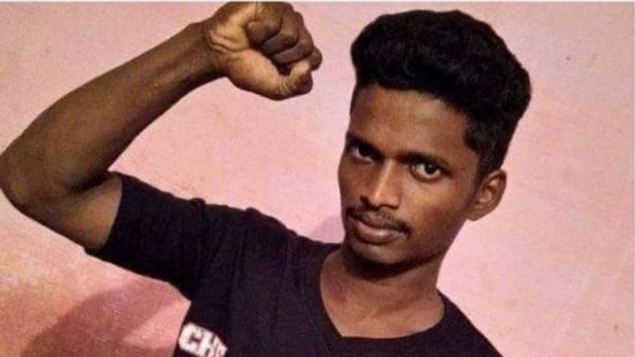 ജാതി കൊല; അശോകിന് അന്ത്യാഞ്ജലി; രാജ്യവ്യാപക പ്രതിഷേധത്തിന് ഡിവൈഎഫ്ഐ ആഹ്വാനം ജാതി കൊല; അശോകിന് അന്ത്യാഞ്ജലി; രാജ്യവ്യാപക പ്രതിഷേധത്തിന് ഡിവൈഎഫ്ഐ ആഹ്വാനം