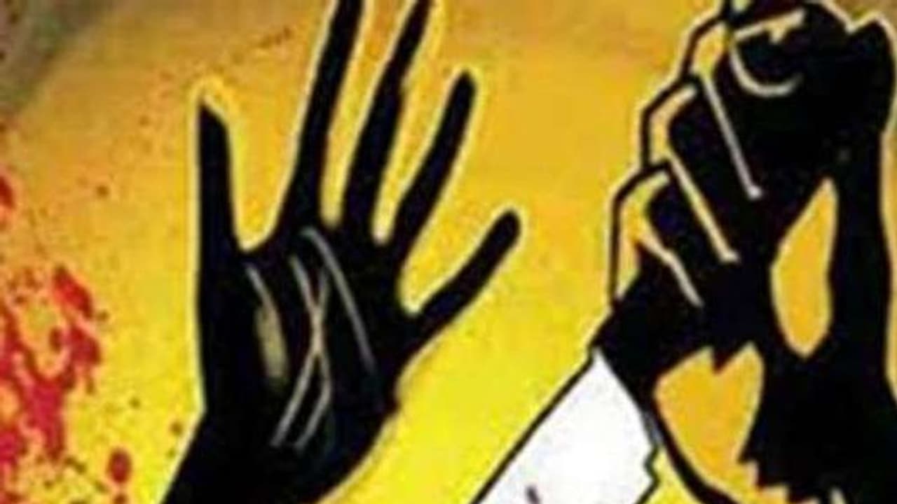 കടയിൽ നിന്ന് മടങ്ങി വരുമ്പോൾ ബ്ലേഡിന് കഴുത്തിൽ വെട്ടി, അകന്ന് കഴിയുന്ന ഭാര്യയെ ആക്രമിച്ച യുവാവ് അറസ്റ്റിൽ