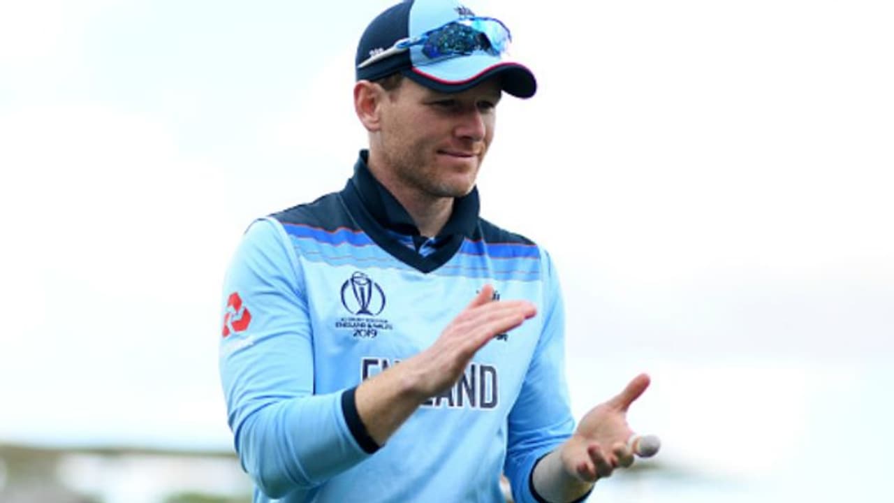 எனக்கு கிடைத்த பெரிய வரப்பிரசாதம் அந்த பையன்.. இளம் வீரரை வியந்து புகழ்ந்த இங்கிலாந்து கேப்டன் இயன் மோர்கன் எனக்கு கிடைத்த பெரிய வரப்பிரசாதம் அந்த பையன்.. இளம் வீரரை வியந்து புகழ்ந்த இங்கிலாந்து கேப்டன் இயன் மோர்கன்