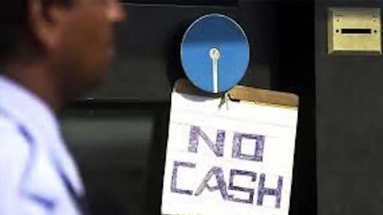 ATMನಲ್ಲಿ ಹಣವಿಲ್ಲದಿದ್ದರೆ ಬ್ಯಾಂಕ್ಗೆ ದಂಡ ವಿಧಿಸುವ ಪ್ರಸ್ತಾವನೆ ಪರಿಶೀಲನೆ: ಆರ್ಬಿಐ ATMನಲ್ಲಿ ಹಣವಿಲ್ಲದಿದ್ದರೆ ಬ್ಯಾಂಕ್ಗೆ ದಂಡ ವಿಧಿಸುವ ಪ್ರಸ್ತಾವನೆ ಪರಿಶೀಲನೆ: ಆರ್ಬಿಐ