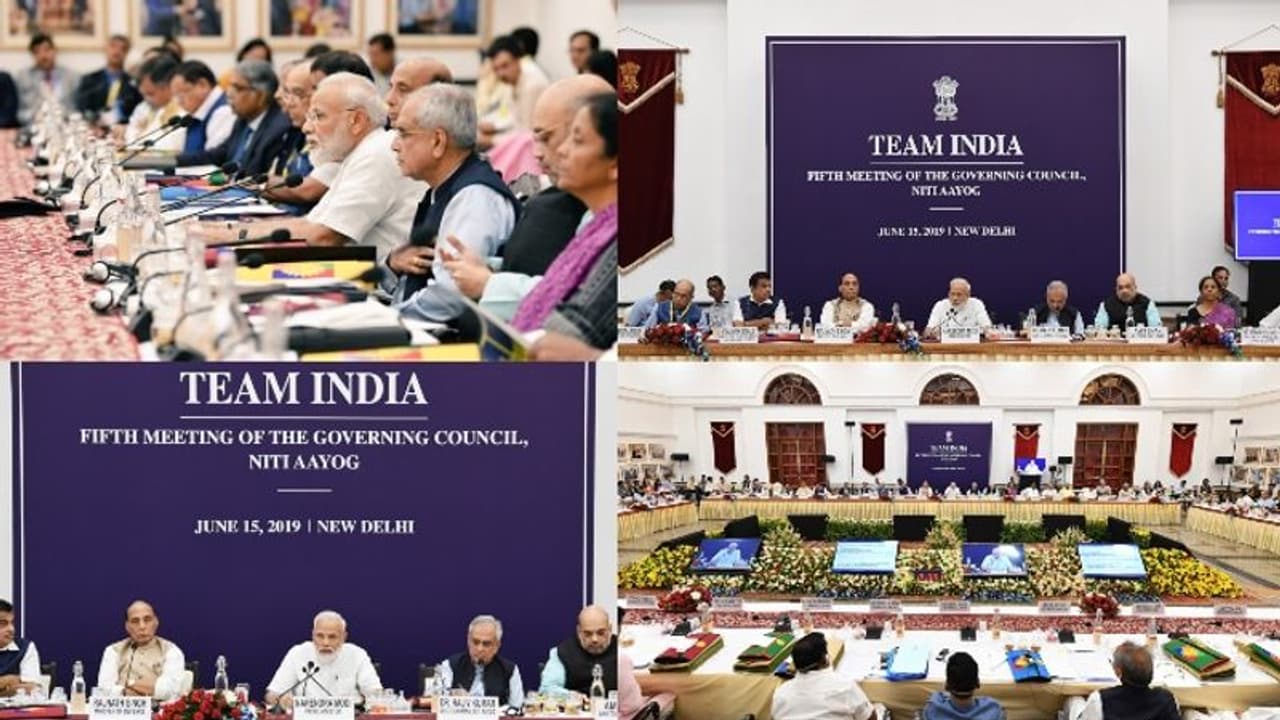നീതി ആയോഗ് യോഗം പ്രധാനമന്ത്രിയുടെ അധ്യക്ഷതയില് ചേര്ന്നു നീതി ആയോഗ് യോഗം പ്രധാനമന്ത്രിയുടെ അധ്യക്ഷതയില് ചേര്ന്നു