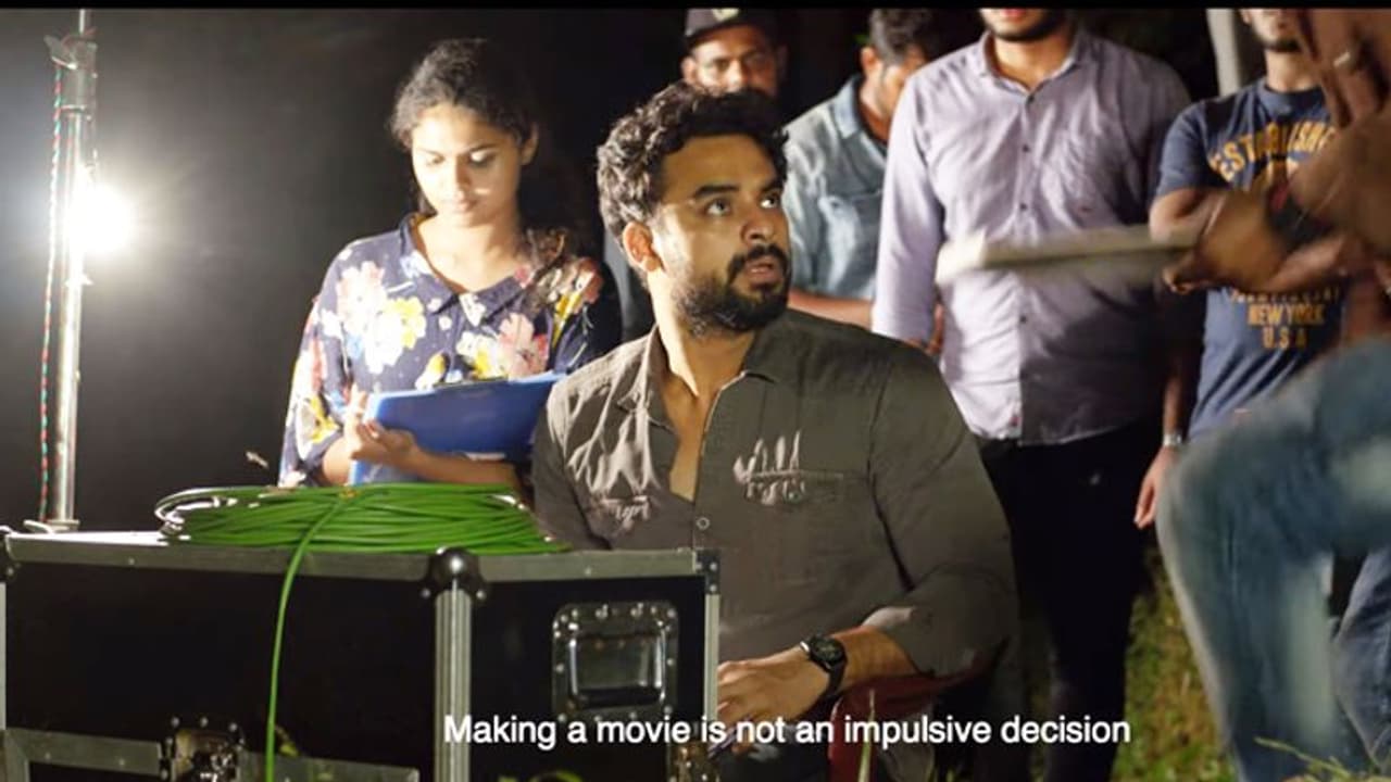 ഇതാ, 'സംവിധായകനായ' ടൊവീനോ; 'ആന്ഡ് ദി ഓസ്കാര് ഗോസ് ടു' ട്രെയ്ലര് ഇതാ, 'സംവിധായകനായ' ടൊവീനോ; 'ആന്ഡ് ദി ഓസ്കാര് ഗോസ് ടു' ട്രെയ്ലര്