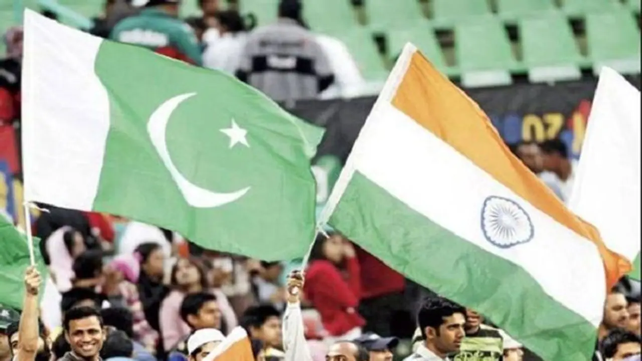 ಭಾರತ ಪಾಕ್ ಪಂದ್ಯ: ಆರದ ದ್ವೇಷ, ಅರಿಯದ ಸ್ನೇಹ! ಭಾರತ ಪಾಕ್ ಪಂದ್ಯ: ಆರದ ದ್ವೇಷ, ಅರಿಯದ ಸ್ನೇಹ!