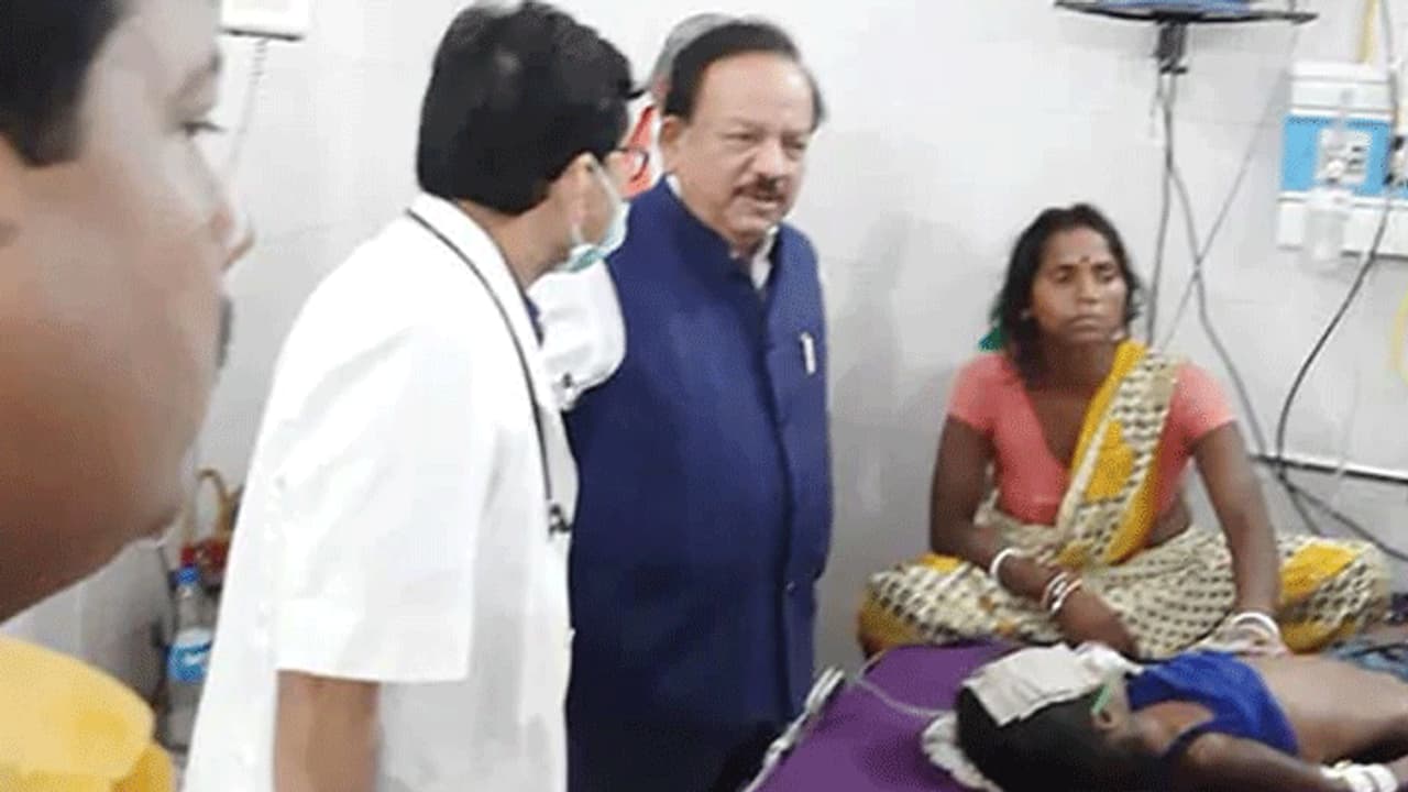 প্রাণ গেল ১০৮ শিশুর, মৃত্যুপুরী বিহার, রাগছে জনতা প্রাণ গেল ১০৮ শিশুর, মৃত্যুপুরী বিহার, রাগছে জনতা