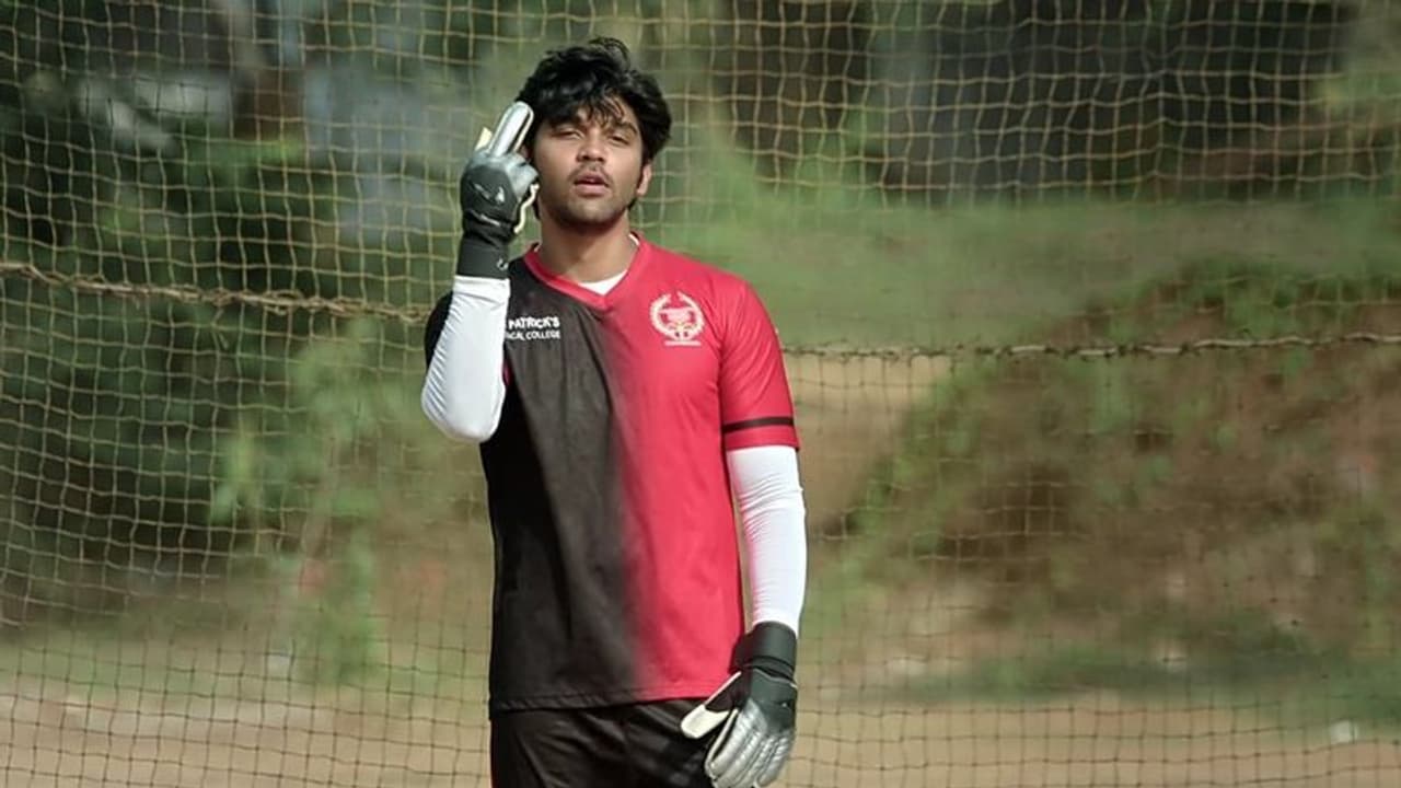 ‘என்னடா இது விக்ரம் வாரிசுக்கு வந்த சோதனை...மீண்டும் தள்ளிப் போகிறதா ‘ஆதித்ய வர்மா?’... ‘என்னடா இது விக்ரம் வாரிசுக்கு வந்த சோதனை...மீண்டும் தள்ளிப் போகிறதா ‘ஆதித்ய வர்மா?’...