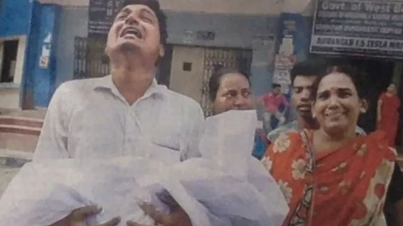 ഈ കുഞ്ഞിന്റെ മരണത്തിന് കാരണക്കാര് ആരാണ്? ഈ കുഞ്ഞിന്റെ മരണത്തിന് കാരണക്കാര് ആരാണ്?