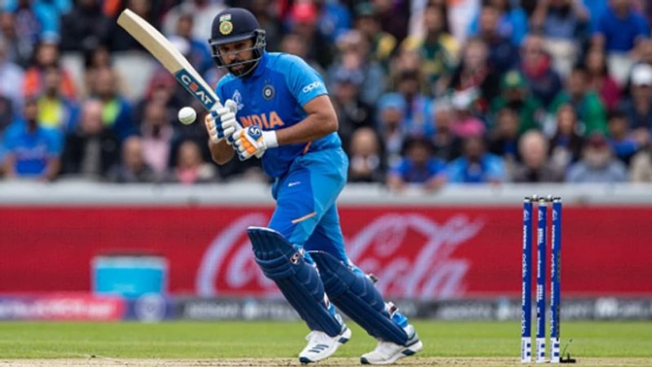 പാക്കിസ്ഥാനെ അടിച്ചോടിച്ച് സെഞ്ചുറി; റെക്കോര്ഡ് കുറിച്ച് ഹിറ്റ്മാന് പാക്കിസ്ഥാനെ അടിച്ചോടിച്ച് സെഞ്ചുറി; റെക്കോര്ഡ് കുറിച്ച് ഹിറ്റ്മാന്