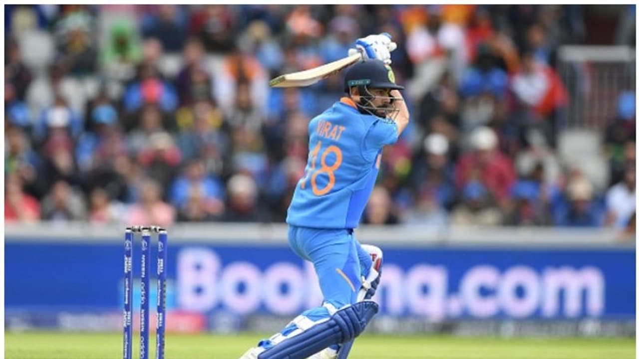 సచిన్ టెండూల్కర్ రికార్డును బద్దలు కొట్టిన కోహ్లీ సచిన్ టెండూల్కర్ రికార్డును బద్దలు కొట్టిన కోహ్లీ