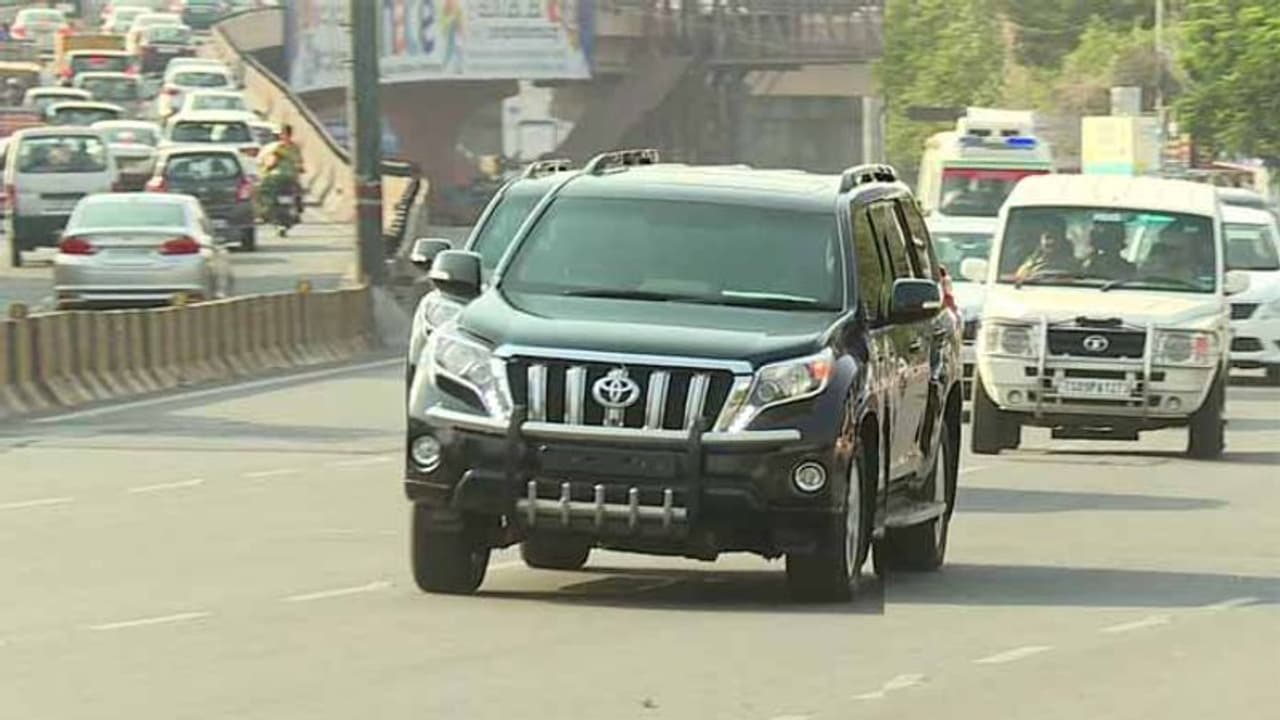 అప్పుడే కాన్వాయ్ మార్చిన జగన్.. నెలకే కొత్త కాన్వాయ్ అప్పుడే కాన్వాయ్ మార్చిన జగన్.. నెలకే కొత్త కాన్వాయ్