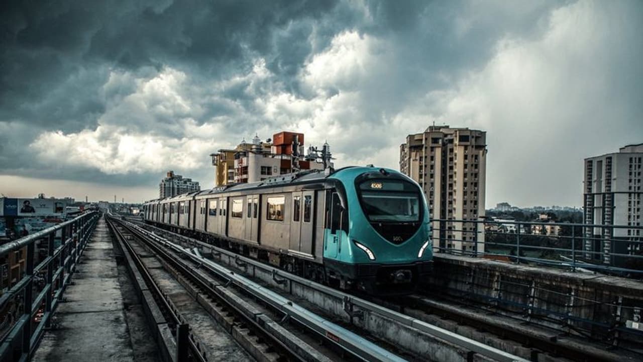 കൊച്ചി മെട്രോ; പേട്ട വരെയുള്ള പാതക്ക് അനുമതി കൊച്ചി മെട്രോ; പേട്ട വരെയുള്ള പാതക്ക് അനുമതി