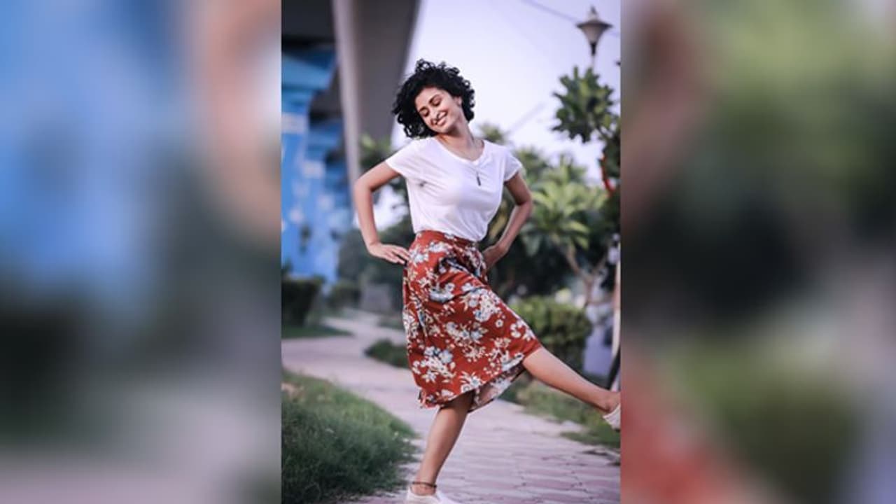 ফাদার্স ডে তে মা'কে নিজের নাম উপহার দিলেন চিত্রাঙ্গদা