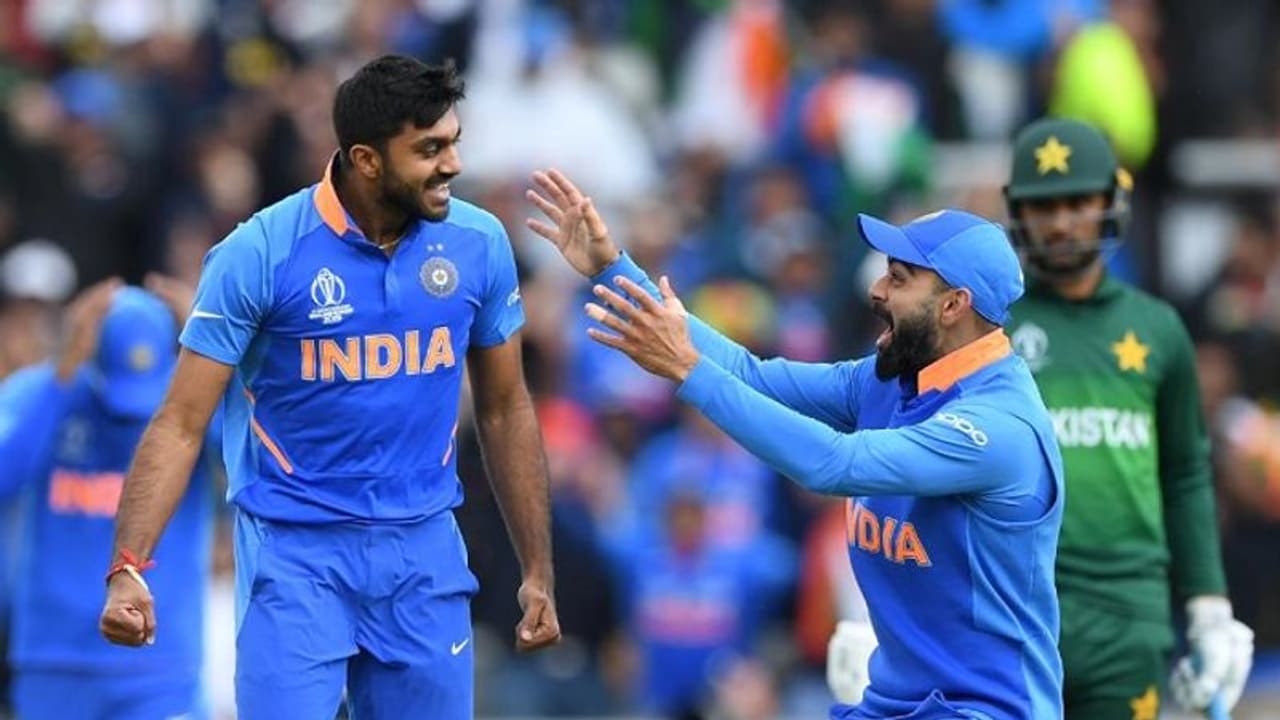 ಭಾರತ ಪಾಕಿಸ್ತಾನ ಪಂದ್ಯದ ಚೆಂಡು ₹1.5 ಲಕ್ಷಕ್ಕೆ ಹರಾಜು! ಭಾರತ ಪಾಕಿಸ್ತಾನ ಪಂದ್ಯದ ಚೆಂಡು ₹1.5 ಲಕ್ಷಕ್ಕೆ ಹರಾಜು!