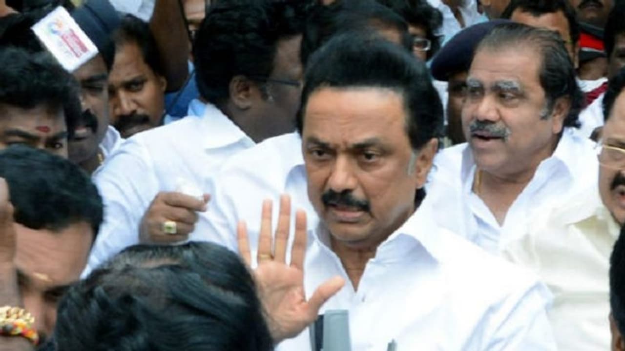 உடன் பிறப்புகளுக்கு வந்த சோகச் செய்தி.. உடைந்து நொறுங்கிய ஸ்டாலின்.. உடன் பிறப்புகளுக்கு வந்த சோகச் செய்தி.. உடைந்து நொறுங்கிய ஸ்டாலின்..