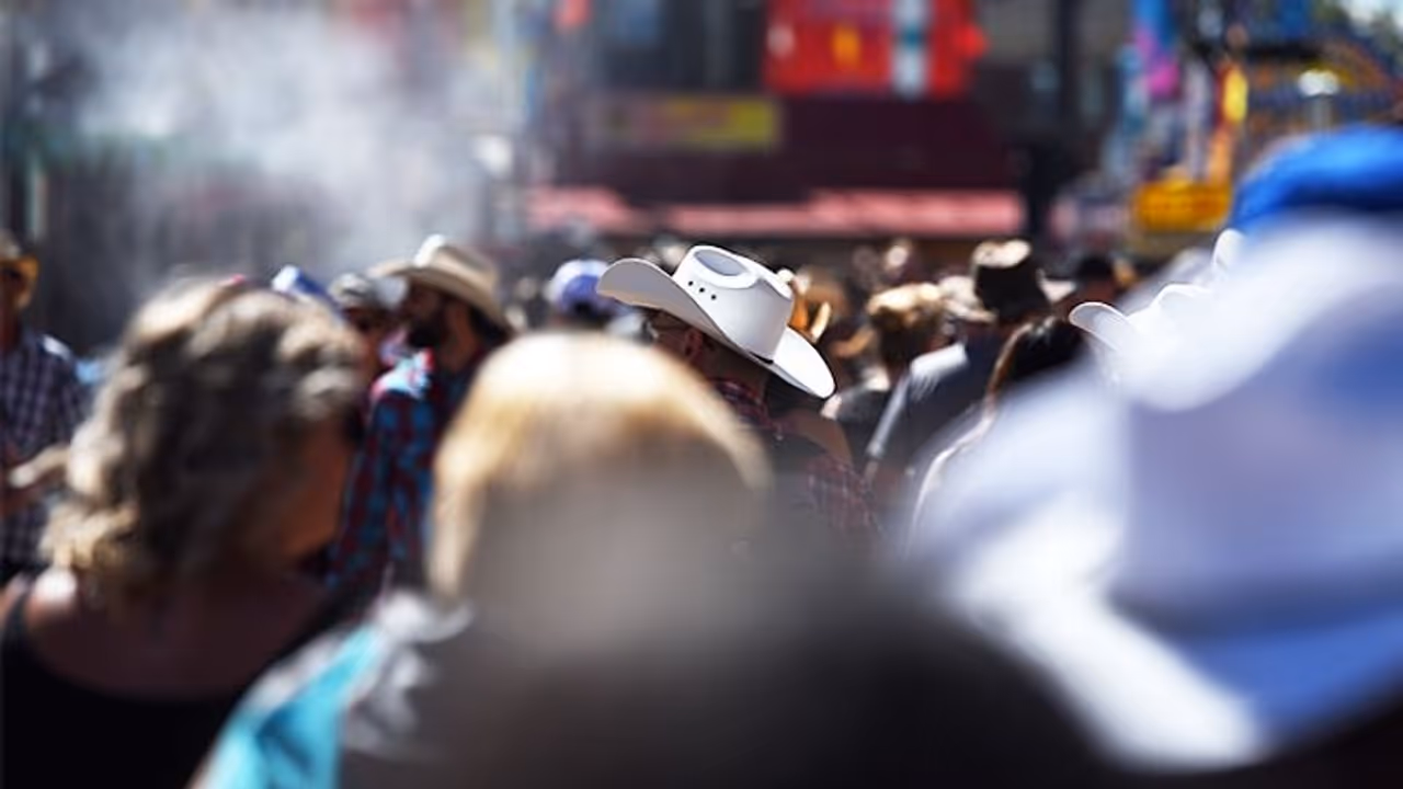 Tamil Nadu: Stampede at public distribution system outlet kills senior citizen Tamil Nadu: Stampede at public distribution system outlet kills senior citizen