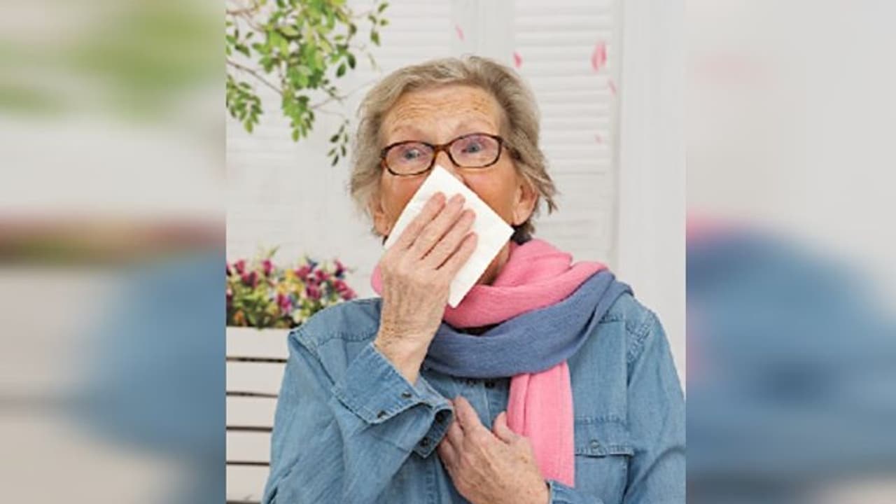 মুখ চাপা দিয়ে হাঁচি দেবেন না! ঘটে যেতে পারে বড় বিপদ মুখ চাপা দিয়ে হাঁচি দেবেন না! ঘটে যেতে পারে বড় বিপদ