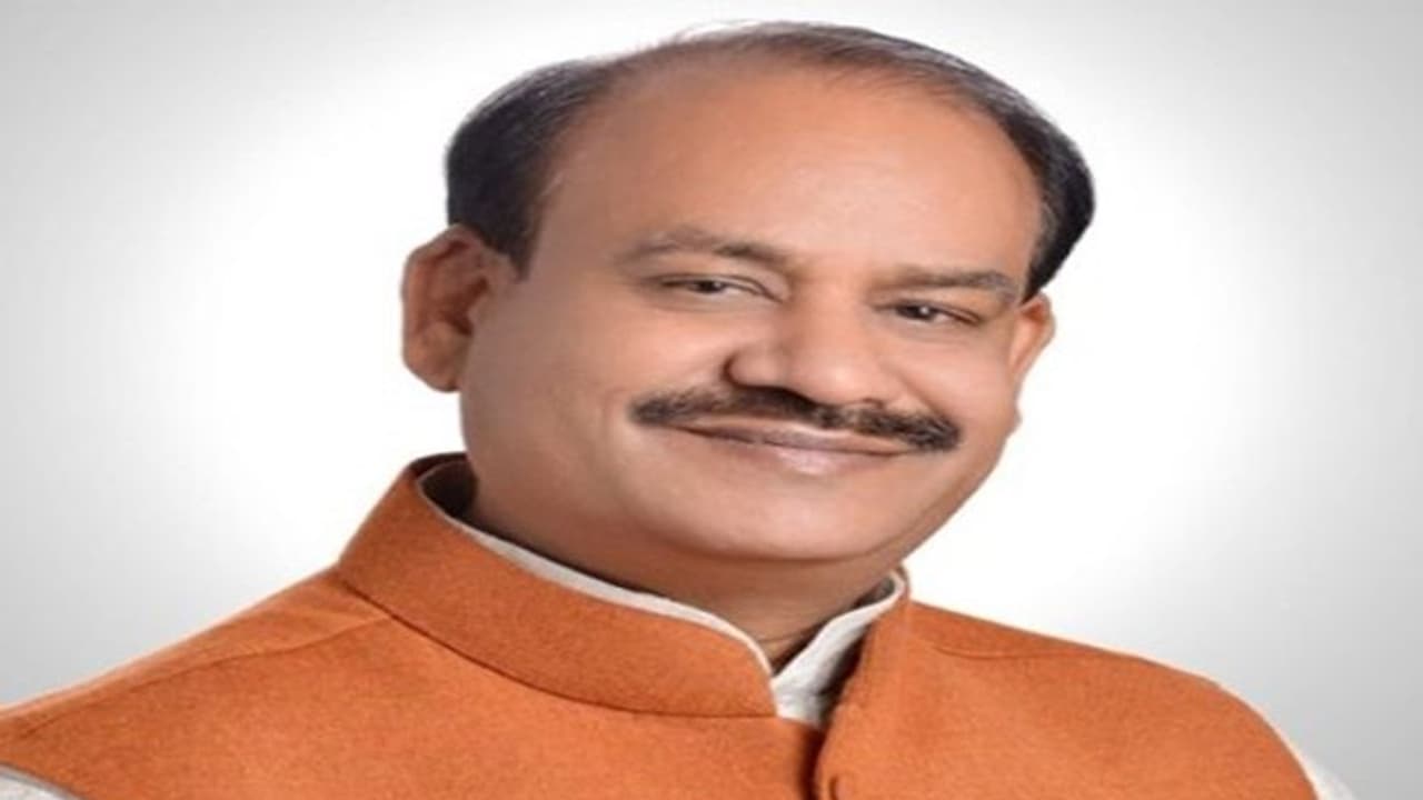 புதிய சபாநாயகராக பொறுப்பேற்கும் ஓம் பிர்லா !! காங்கிரஸ் , ஐக்கிய முற்போக்கு கூட்டணி ஆதரவு !! புதிய சபாநாயகராக பொறுப்பேற்கும் ஓம் பிர்லா !! காங்கிரஸ் , ஐக்கிய முற்போக்கு கூட்டணி ஆதரவு !!