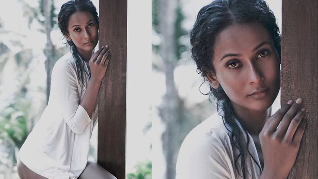 অভিনেত্রীর পাশে না দাঁড়ানোর মাশুল, শাস্তির মুখে পুলিশের তিন বড়কর্তা অভিনেত্রীর পাশে না দাঁড়ানোর মাশুল, শাস্তির মুখে পুলিশের তিন বড়কর্তা