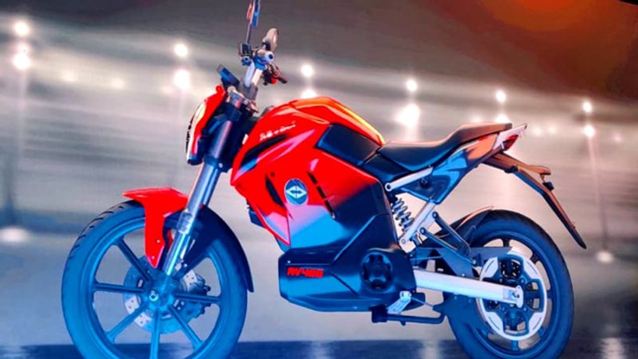 ఒక్కసారి చార్జింగ్ చేస్తే 156 కి.మీ. మైలేజీ.. రివోల్ట్ ఆర్వీ 400 బెస్ట్ ఒక్కసారి చార్జింగ్ చేస్తే 156 కి.మీ. మైలేజీ.. రివోల్ట్ ఆర్వీ 400 బెస్ట్