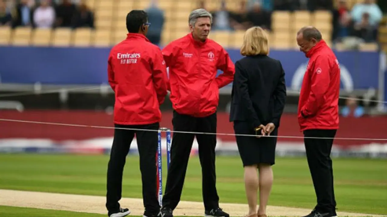 এবার বাধা ভিজে মাঠের, হবে কি নিউজিল্যান্ড বনাম দক্ষিণ আফ্রিকা ম্যাচ এবার বাধা ভিজে মাঠের, হবে কি নিউজিল্যান্ড বনাম দক্ষিণ আফ্রিকা ম্যাচ