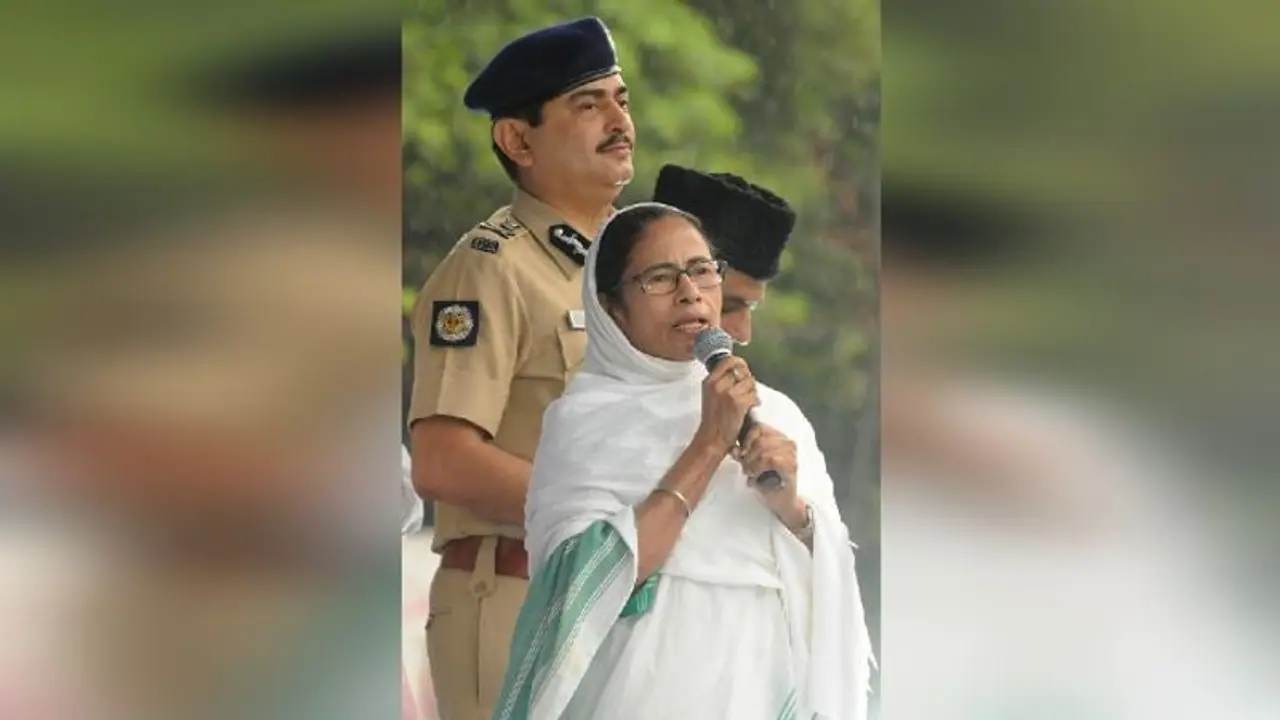 মাইনে বাড়বে পুলিশের! কেন এই টোপ দিলেন মমতা মাইনে বাড়বে পুলিশের! কেন এই টোপ দিলেন মমতা