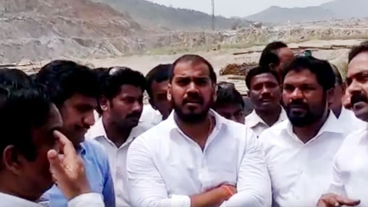 రివర్స్ టెండరింగ్ వద్దని హైకోర్టు చెప్పలేదు, న్యాయనిపుణులతో చర్చిస్తున్నాం: మంత్రి అనిల్