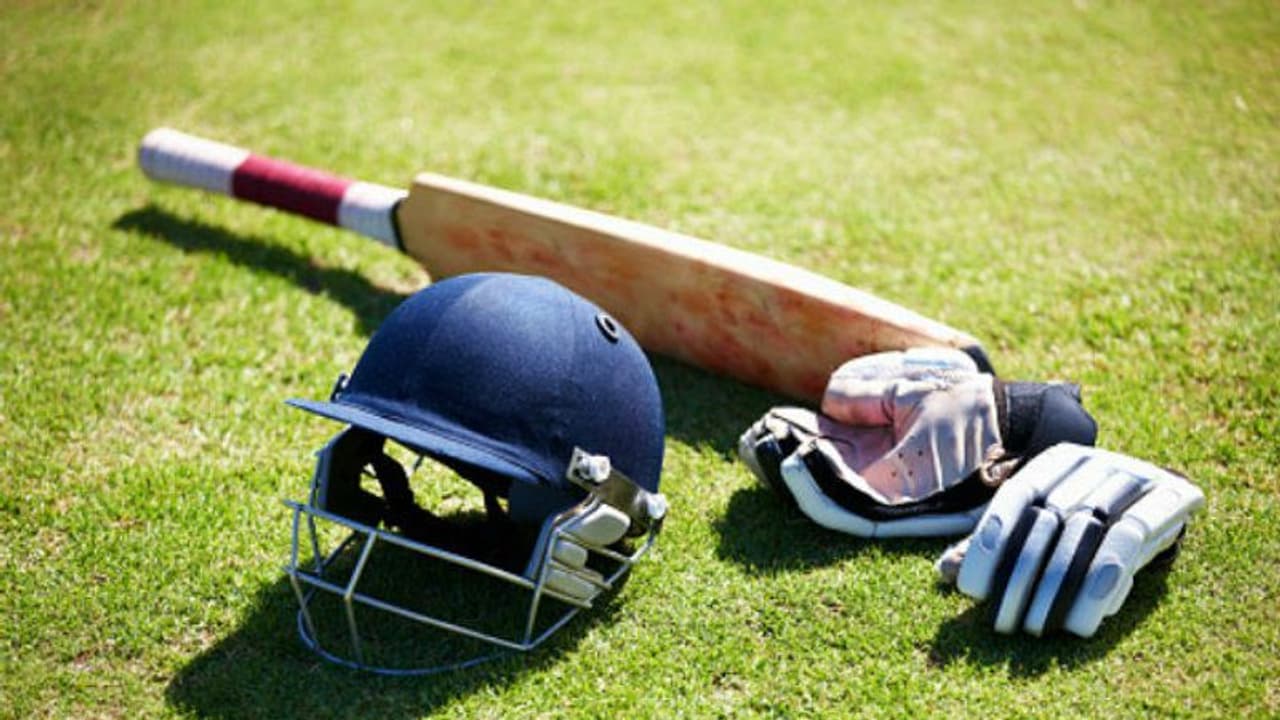 আজব ক্রিকেট দিবস! বিশ্বকাপে ১৭ ছয়ের বৃষ্টি, অন্যদিকে ৬ রানে অলআউট একটি দল আজব ক্রিকেট দিবস! বিশ্বকাপে ১৭ ছয়ের বৃষ্টি, অন্যদিকে ৬ রানে অলআউট একটি দল