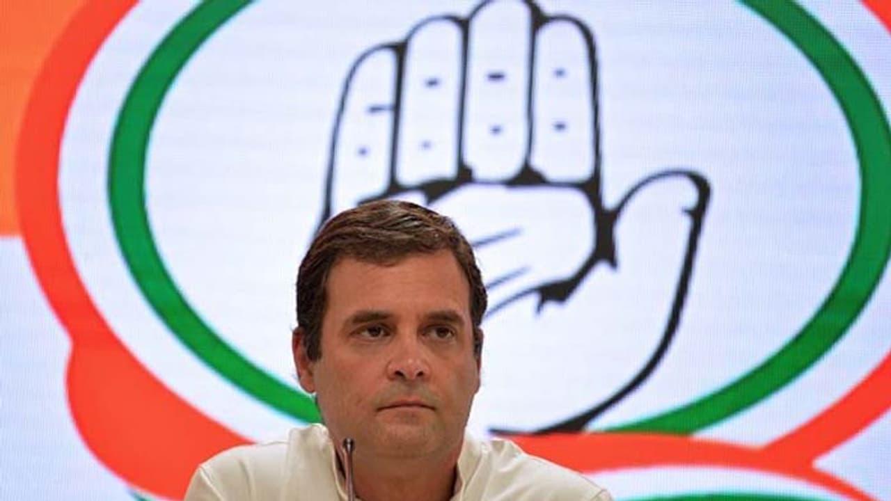 যোগ দিবসে সেনার অপমান! রাহুল গান্ধীর নামে এফআইআর