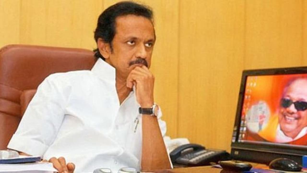 Tamil Nadu water crisis: DMK to protest against govt; AIADMK hits out at ‘international liar’ Stalin Tamil Nadu water crisis: DMK to protest against govt; AIADMK hits out at ‘international liar’ Stalin