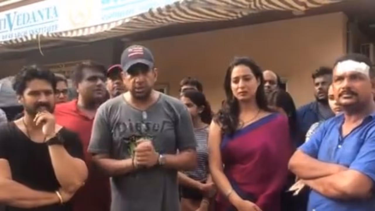 Mahie Gill, cast, crew of ALTBalaji show attacked by goons