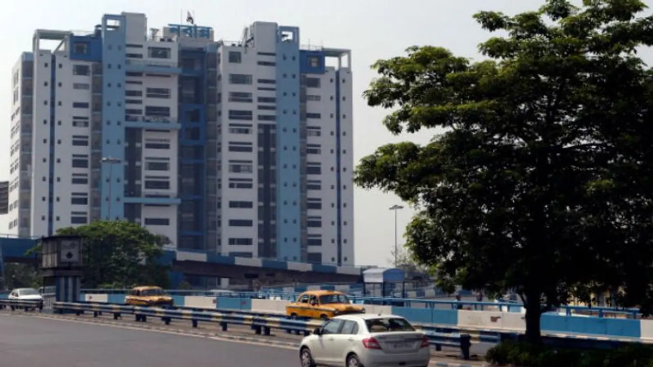 আমফানে ক্ষয়ক্ষতি ১ লক্ষ কোটির টাকারও বেশি, কেন্দ্রীয় দলকে হিসেব দিল নবান্ন