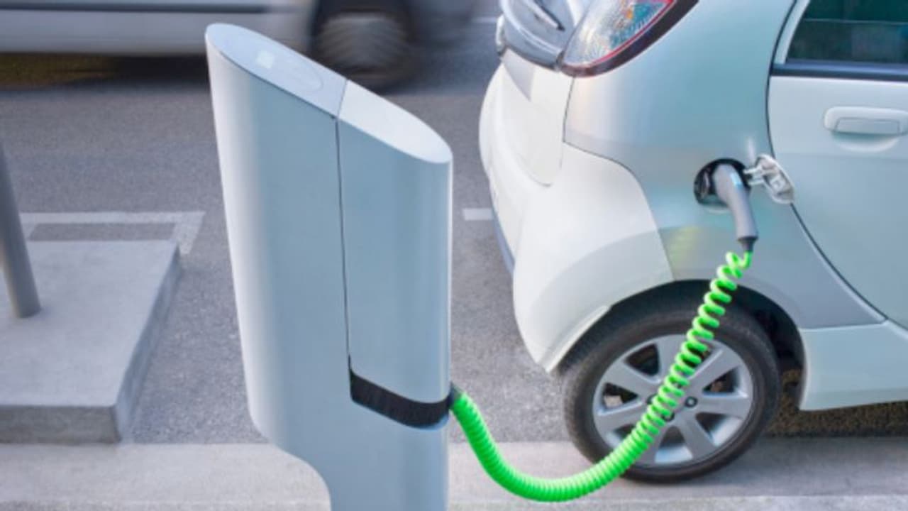 ইলেকট্রিক গাড়ি কিনলে দিতে হবে না রেজিস্ট্রেশন ফী, নতুন সিদ্ধান্ত কেন্দ্রের ইলেকট্রিক গাড়ি কিনলে দিতে হবে না রেজিস্ট্রেশন ফী, নতুন সিদ্ধান্ত কেন্দ্রের