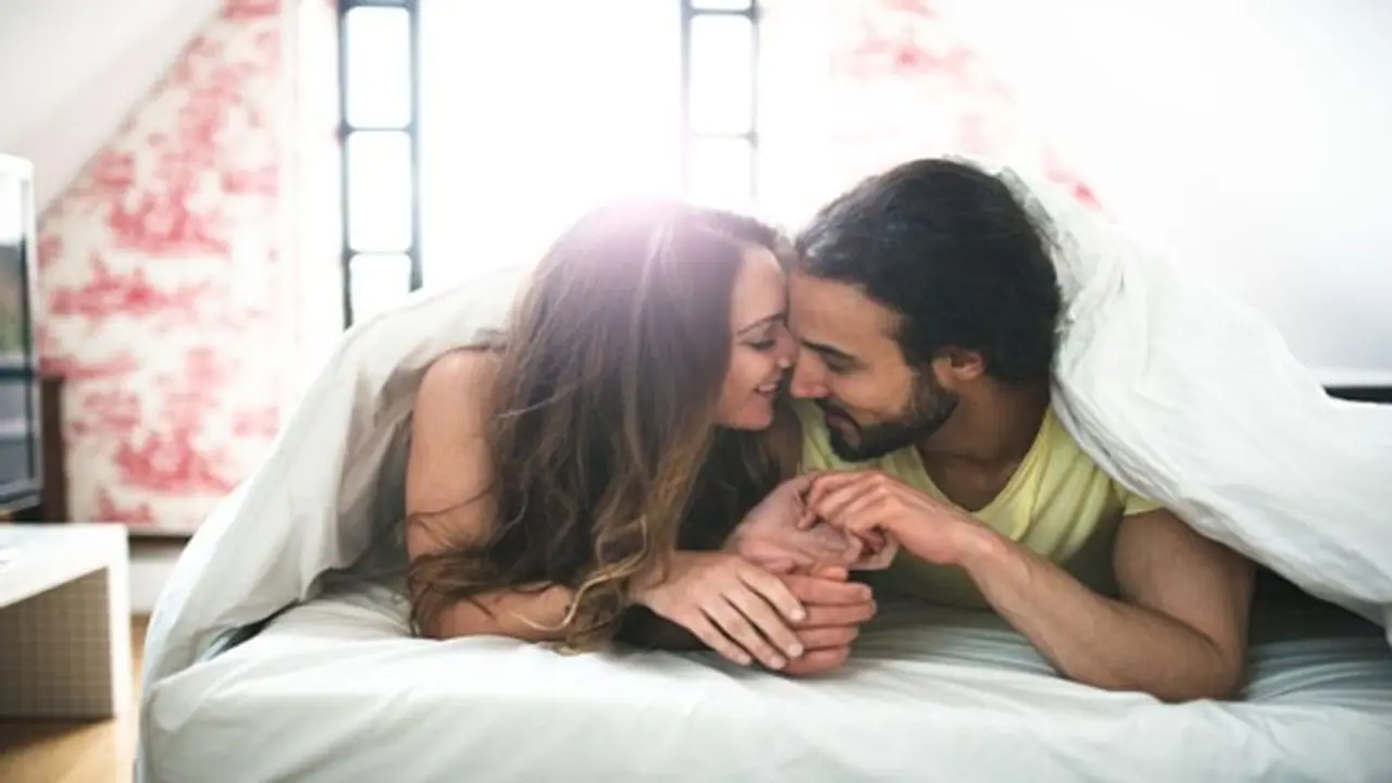 'ওয়ান নাইট স্ট্যান্ড' থেকে প্রেম! রসায়ন কেমন হলে সম্পর্ক গড়ে তোলা যায় 'ওয়ান নাইট স্ট্যান্ড' থেকে প্রেম! রসায়ন কেমন হলে সম্পর্ক গড়ে তোলা যায়