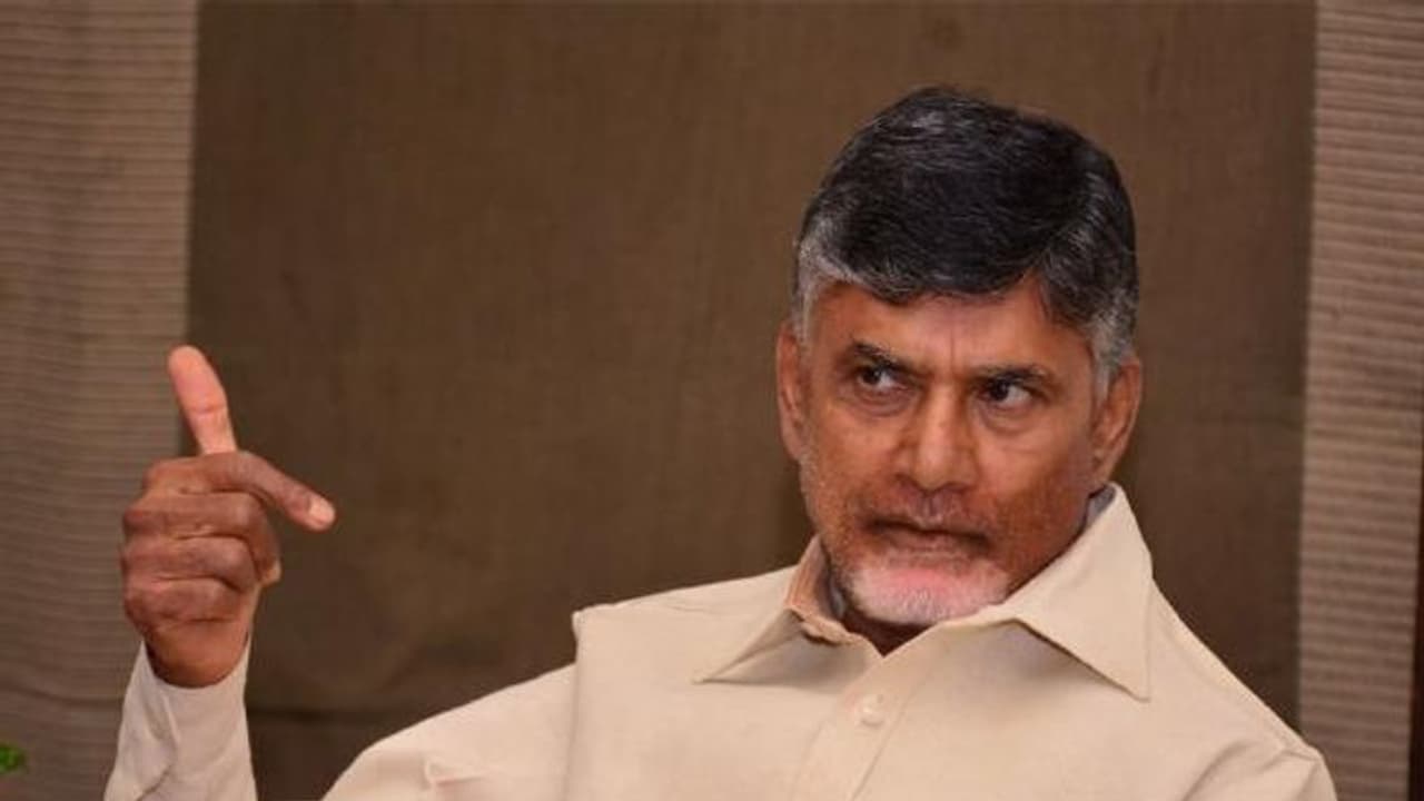 చంద్రబాబు భద్రతపై హైకోర్టు తీర్పు: 5ప్లస్ 2భద్రతకు గ్రీన్ సిగ్నల్ చంద్రబాబు భద్రతపై హైకోర్టు తీర్పు: 5ప్లస్ 2భద్రతకు గ్రీన్ సిగ్నల్