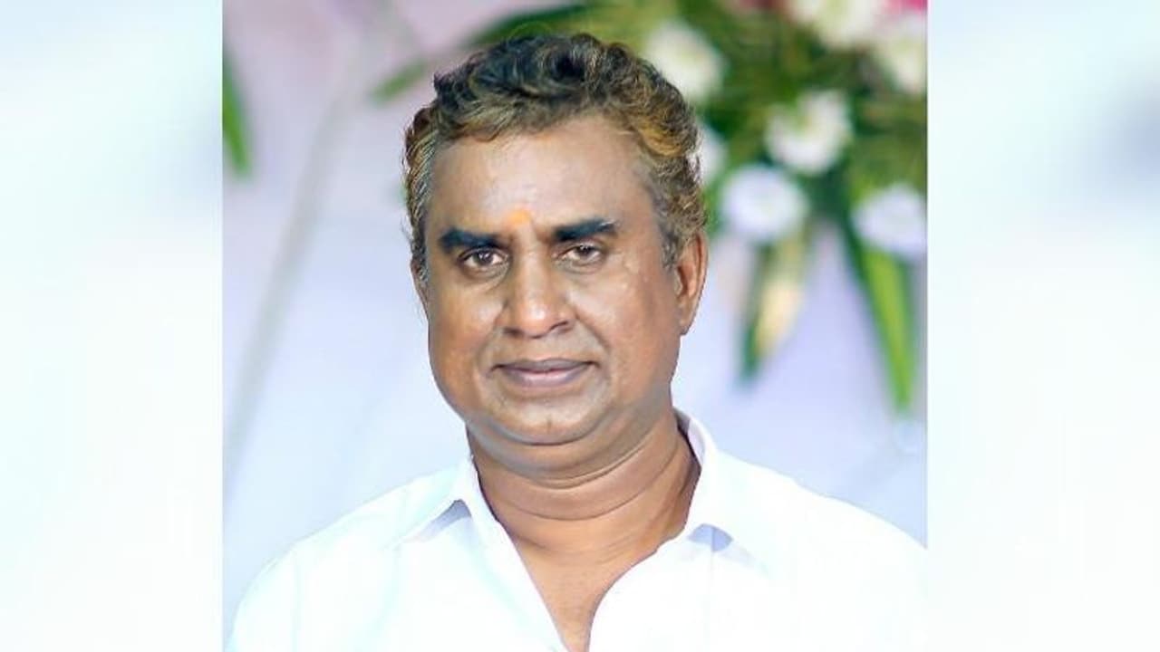 தயுவு செய்து இதை மட்டும் செய்யுங்கள்...! கொரோனாவை கட்டுப்படுத்த அமைச்சர் எஸ்.பி வேலுமணி மக்களிடம் வேண்டுகோள்.